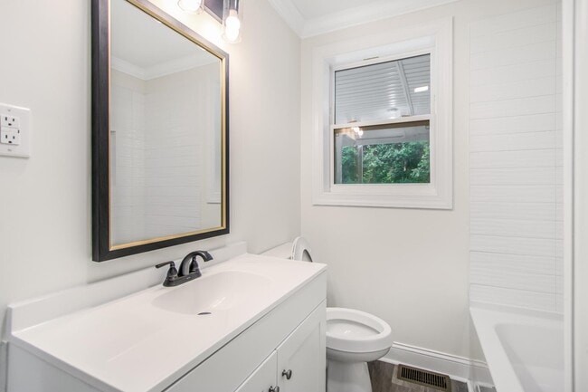 Building Photo - 500 Jackson Ln