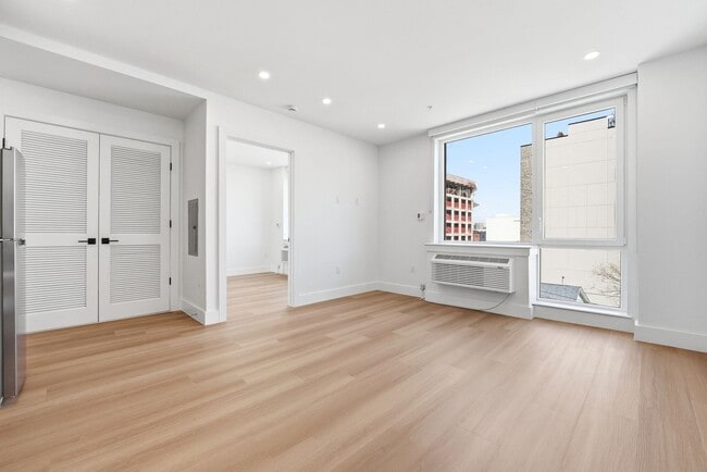 Building Photo - 337 Johnston Ave