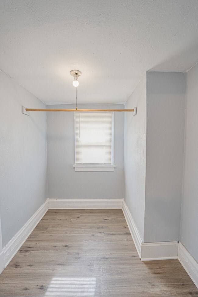 Building Photo - 2308 Fremont St