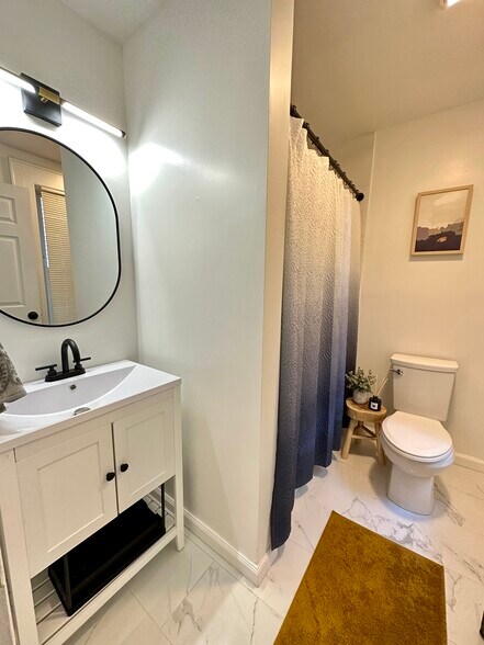 Building Photo - 48 Maple Ave