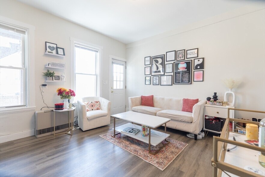 Building Photo - 100 H St