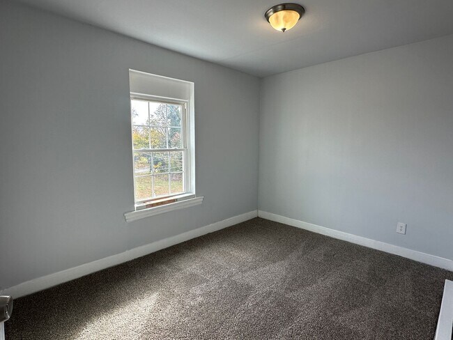 Building Photo - One bed-Chester, PA