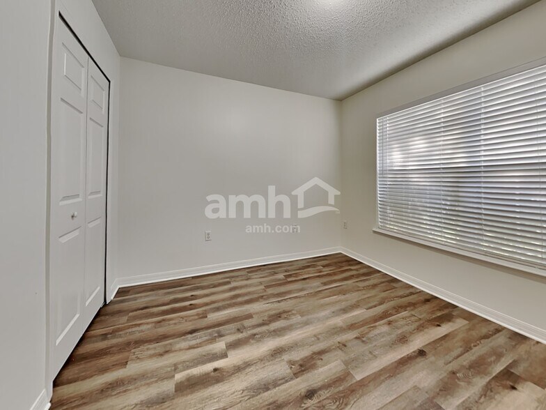 Building Photo - 3097 Rogers Ave