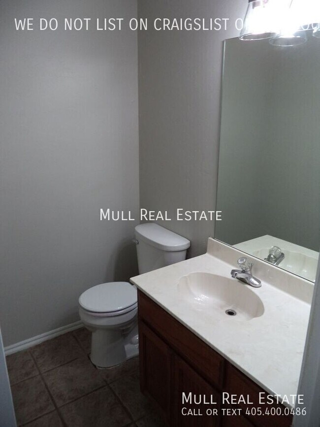 Building Photo - 5404 SE 80th-