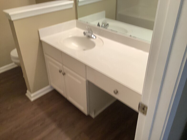 Building Photo - 116 Windy Meadow Way