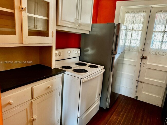 Building Photo - 1800 Fillmore St