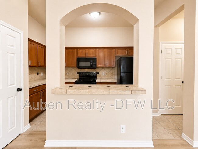 Building Photo - 1330 Piedmont Dr