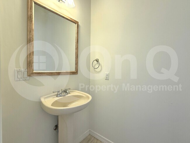 Building Photo - 15104 E Ridgeway Dr