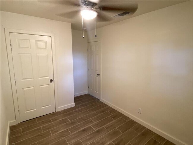 Building Photo - 5514 Little Creek Dr