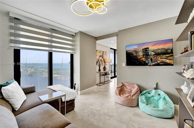 Building Photo - 19667 Turnberry Way