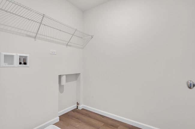 Building Photo - 5918 Hawkweed Dr