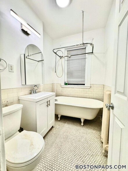 Building Photo - 52 Charlesgate W