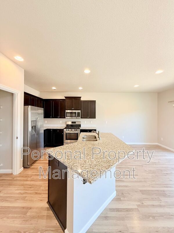 Building Photo - 2727 S White Salmon Dr
