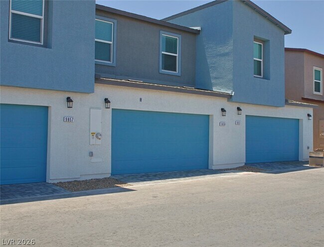 Building Photo - 9859 Hidden Pass Ave