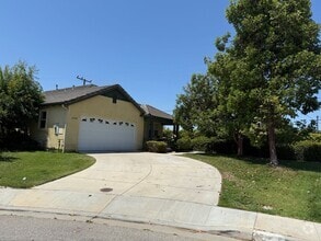 Building Photo - First time rental - quiet Moorpark neighbo...