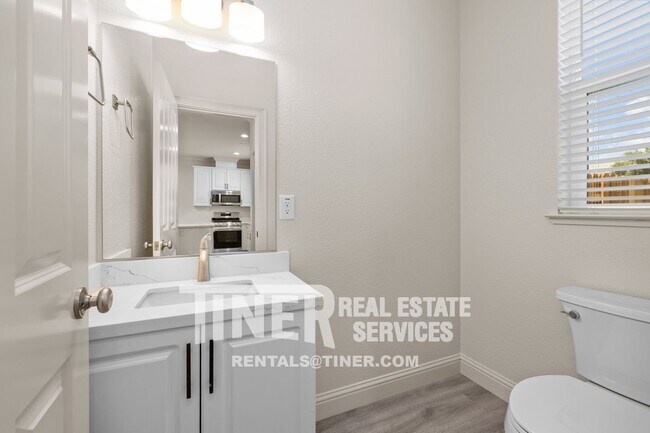 Building Photo - 1511 Bell St