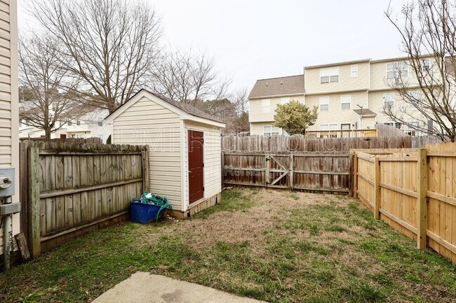 Building Photo - 2716 Goyne Loop