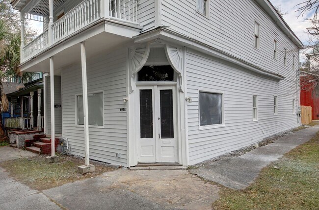 Building Photo - 602 W 36th St