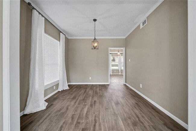 Building Photo - 23111 Red River Dr