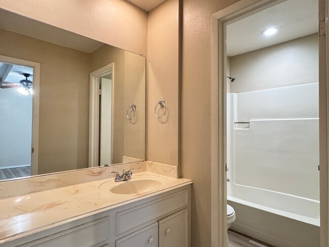 Building Photo - 4217 Aberdeen Dr