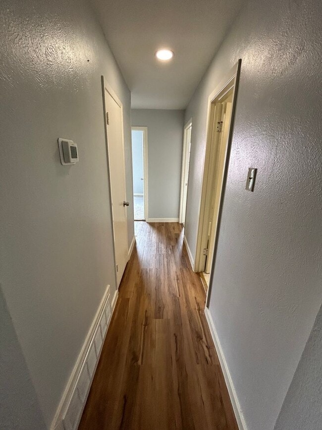 Building Photo - 2750 Ridgewood St