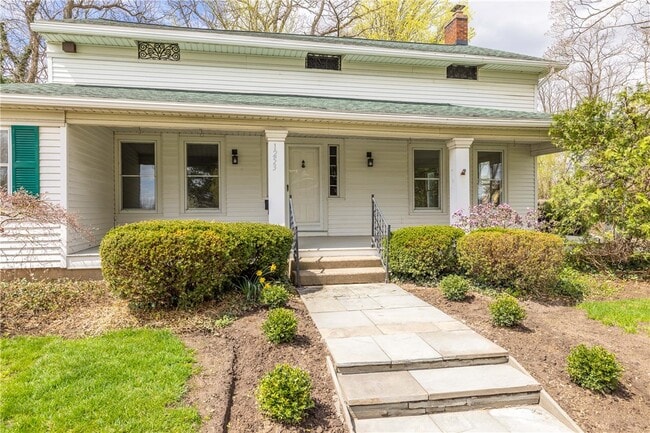 Building Photo - 1253 Fairport Rd