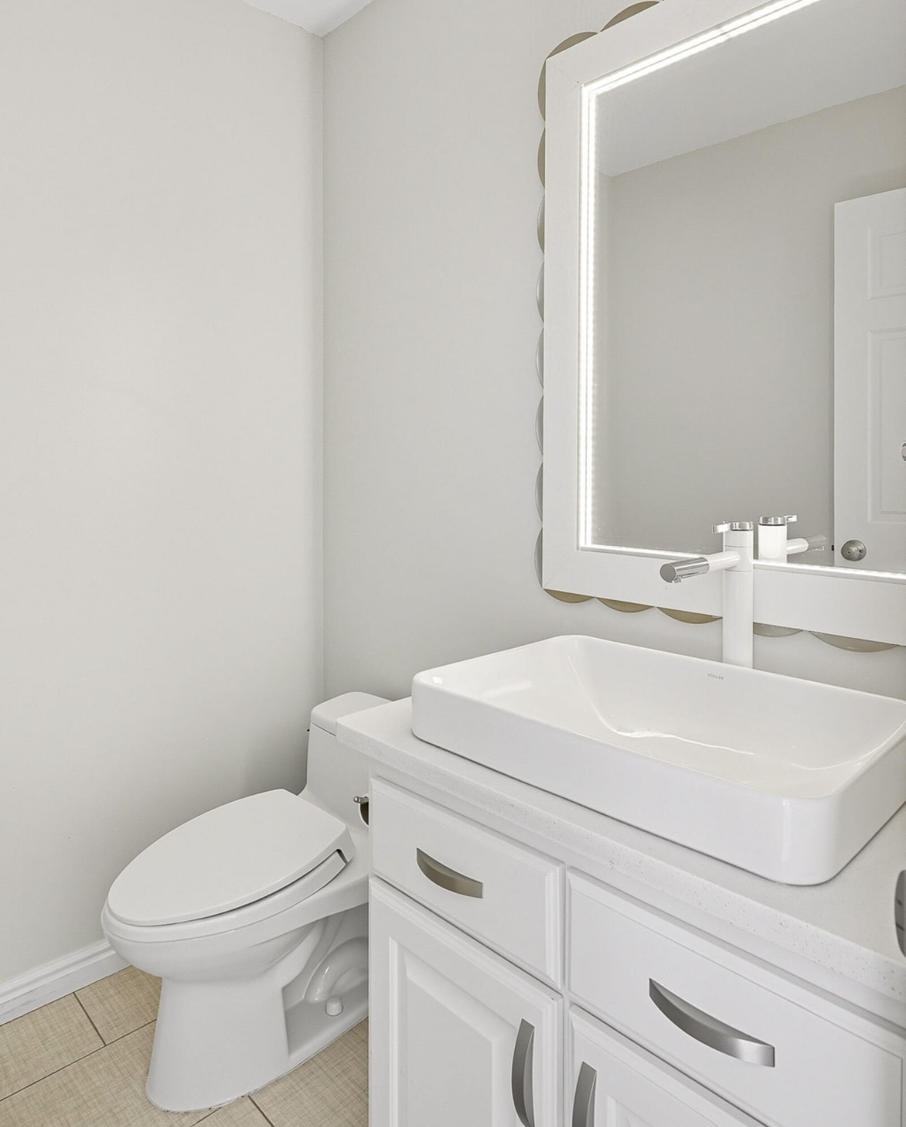 Building Photo - 298 S Staci Ct