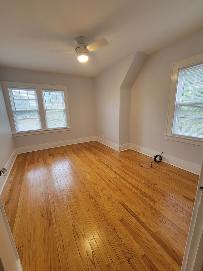 Building Photo - 112 Alden St