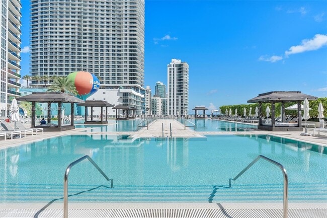 Building Photo - 1830 S Ocean Dr
