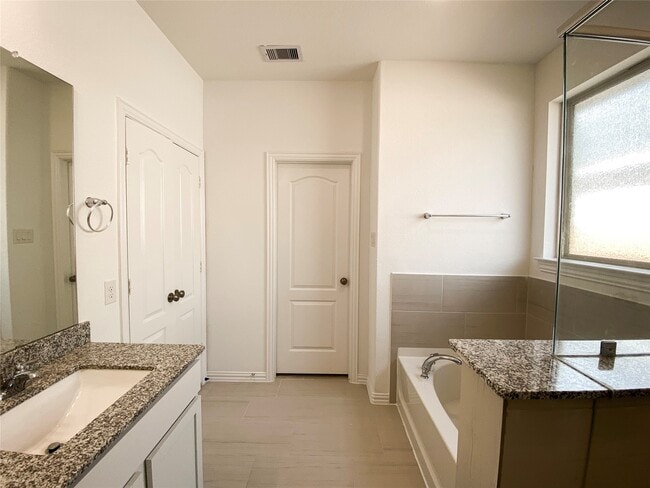 Building Photo - 31302 Whitfield Ct