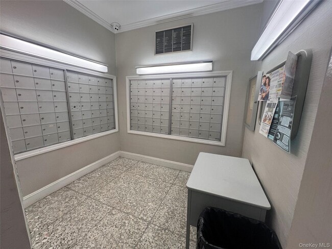 Building Photo - 30 Lake St