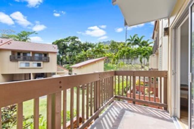 Building Photo - Windward Estates #M102