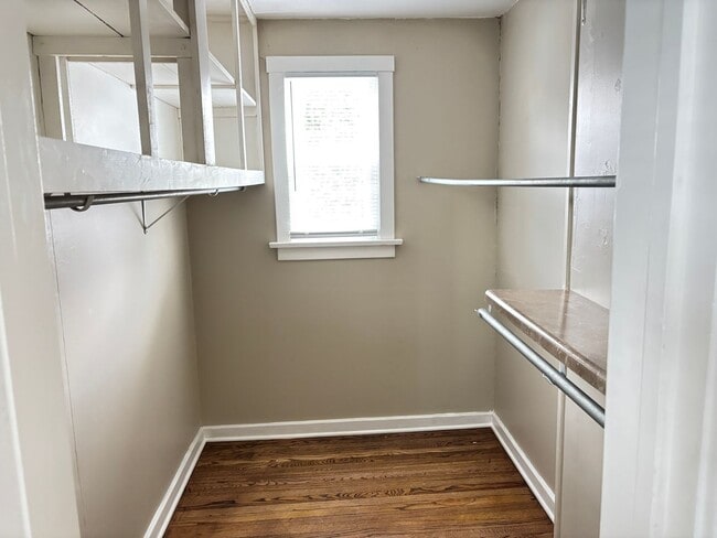 Building Photo - Newly Remodeled 4 Bedroom / 2 Bathroom House in the '07