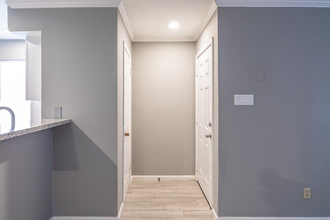 Building Photo - 14600 Fonmeadow Dr