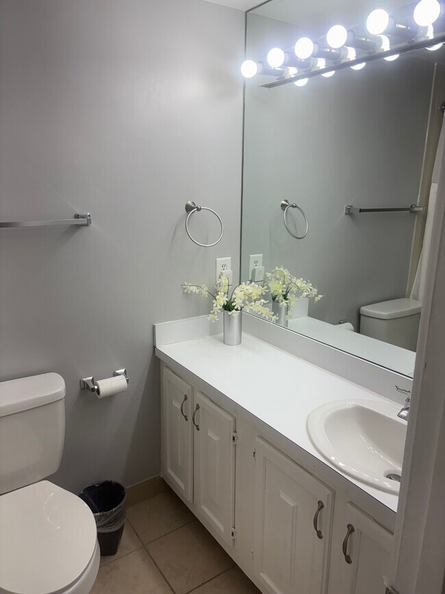 Building Photo - 1214 Potomac St NW