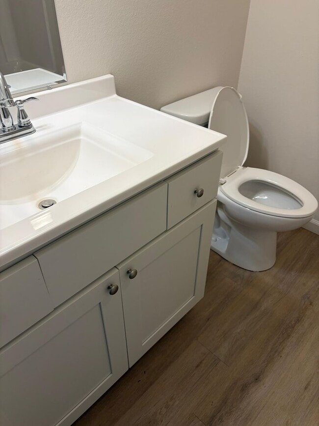 Building Photo - 1 bed, 1 bath Apartment