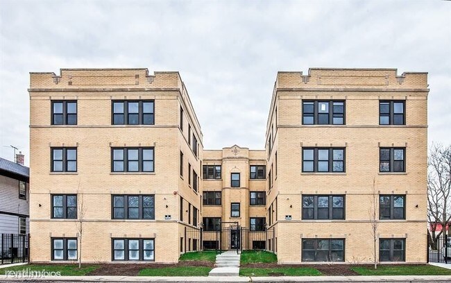 Primary Photo - 2 br, 1 bath Apartment - 1010 S 1st Ave 303