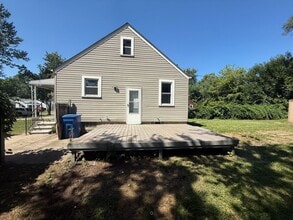 Building Photo - 3 BEDROOM HOME IN WARREN