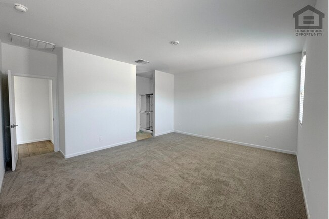 Building Photo - 18236 Avenida del Sol W