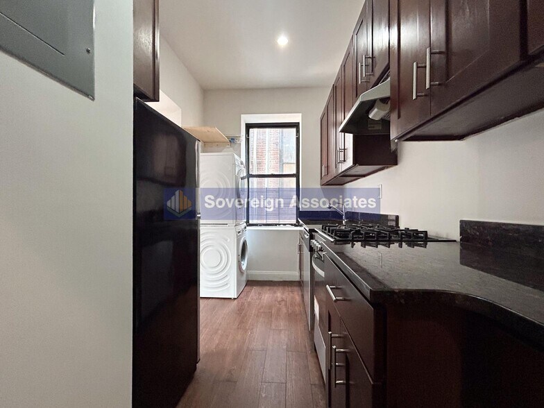 Building Photo - 285 St Nicholas Ave
