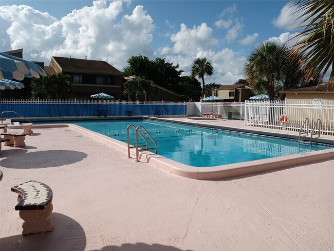 Building Photo - 2944 E Missionwood Ln