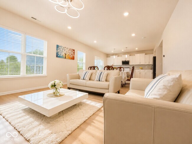 Building Photo - 5872 Wintersweet Ln