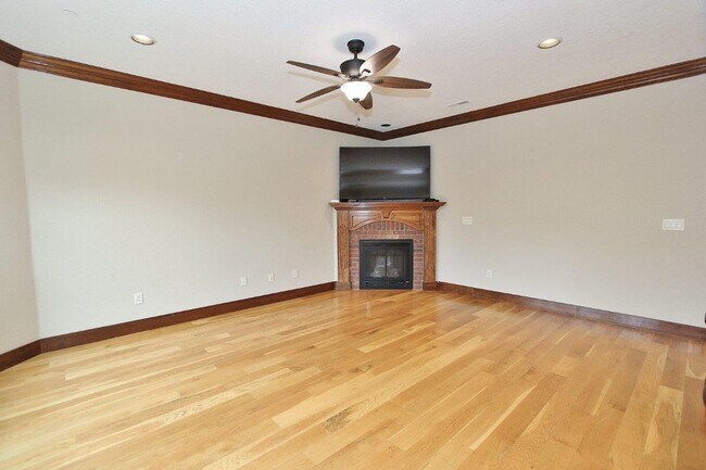 Building Photo - Patio Home in Downtown Eagle!