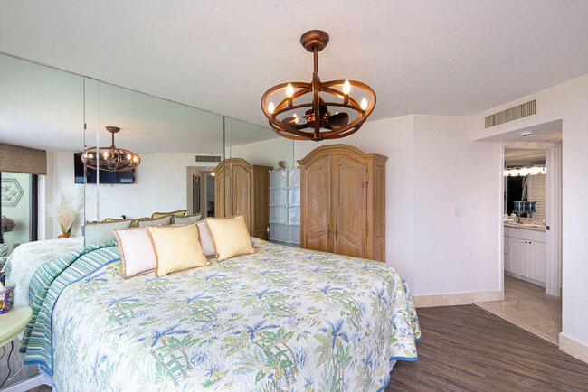 Building Photo - 9500 S Ocean Dr