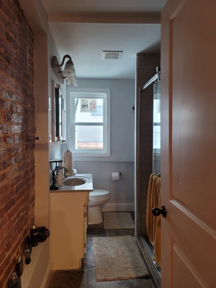 Building Photo - 503 W Lexington St