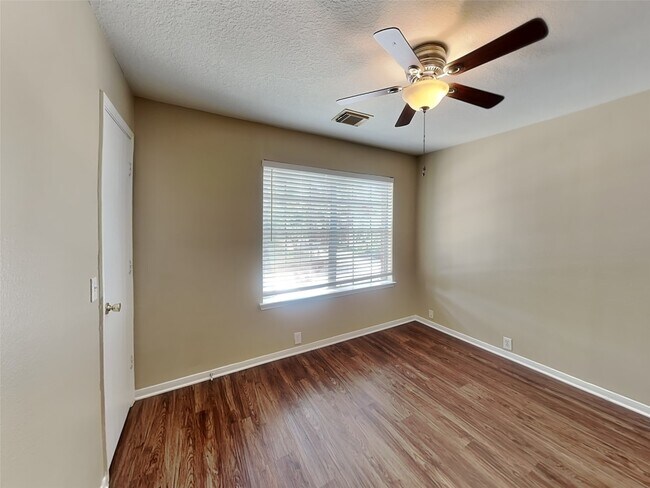 Building Photo - 17238 S Summit Canyon Dr