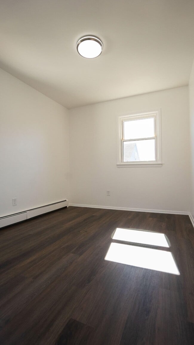 Building Photo - 18 E 46th St