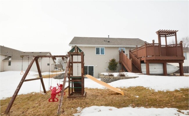 Building Photo - 3647 Ironwood Ct SW