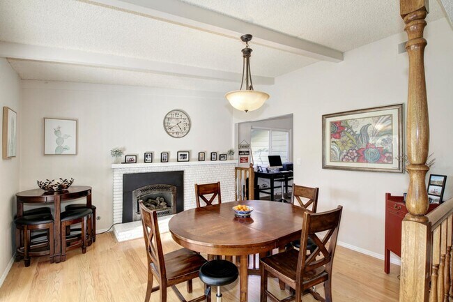 Building Photo - Great Central Davis 3 bedroom 2 bath home