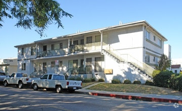Building Photo - 2051 S Sherbourne Dr